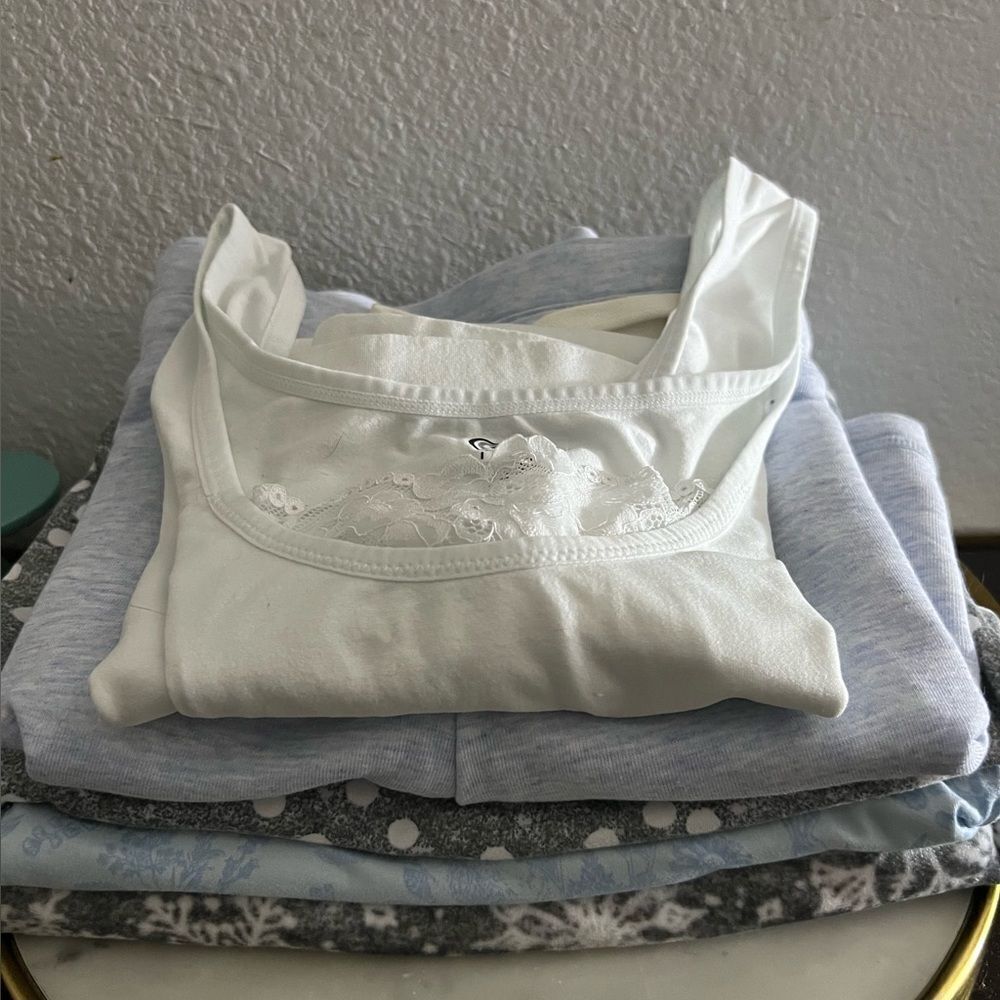 Lot - Jilla white tank blue shorts 2 summer pants 1 winter pants 2XL XL 3X